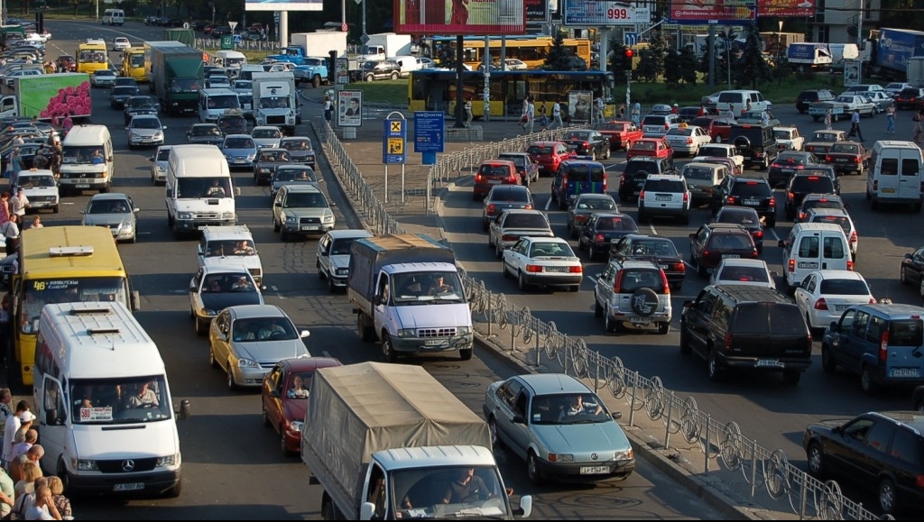 O nouă taxă de poluare pentru maşinile second hand. Anunţul ministrului Mediului