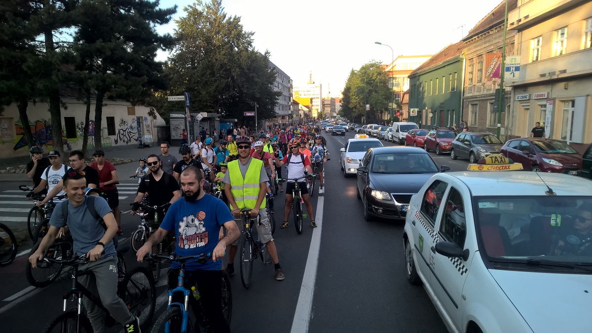 Bicicliștii brașoveni ies din nou în stradă! „Nu vrem să ajungem ca în București”
